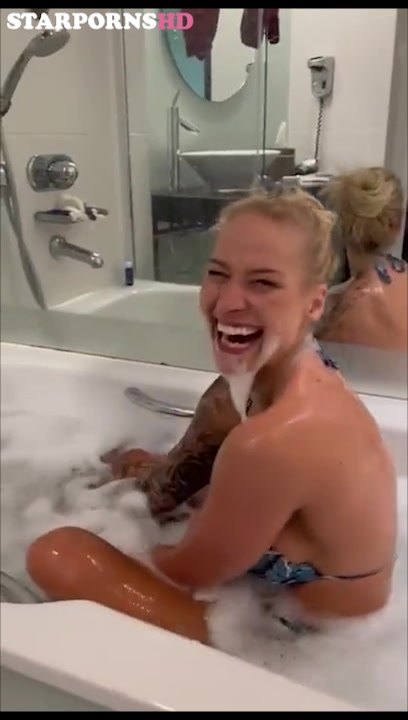 Ebanie Bridges Nude in bathtub – Video Onlyfans