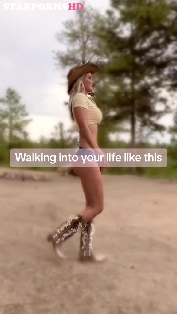 imaubreykeys Nude Walking – Hot Video