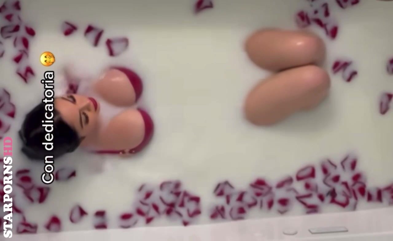 Jailyne Ojeda Leaked Onlyfans – Milk Shower !!!