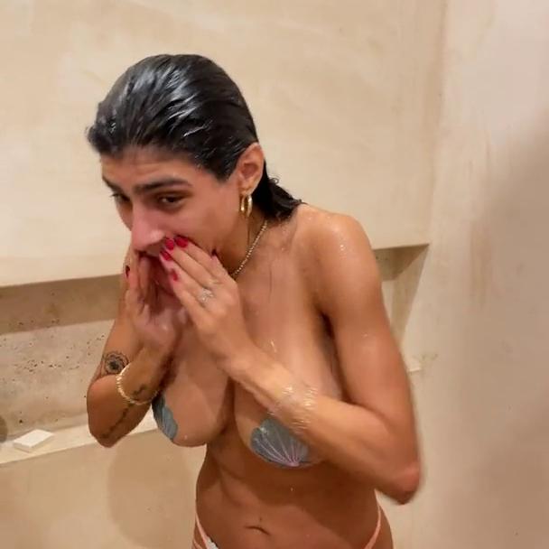 Mia Khalifa Of Nude Nipple Pasties Shower Video Leaked